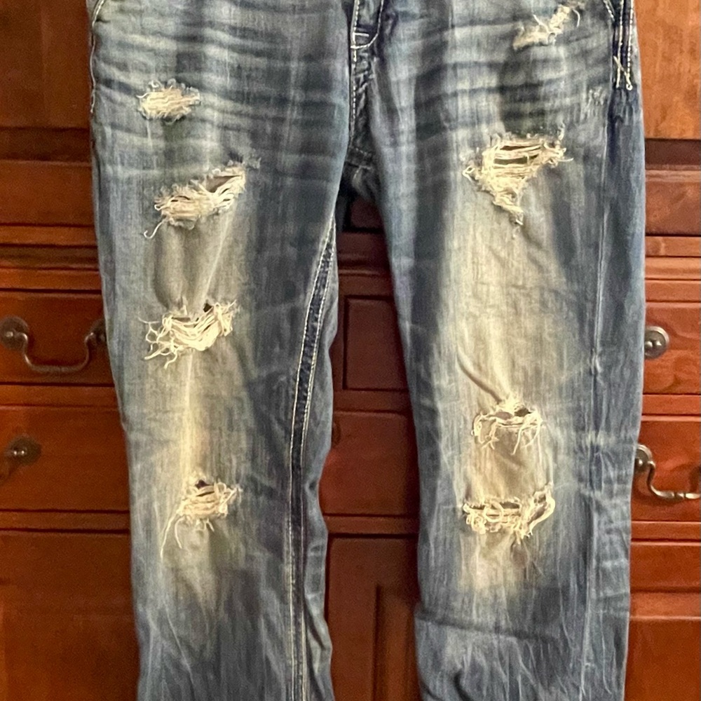 Men’s BUCKLE BLACK 9 Straight Distressed Jeans, 34